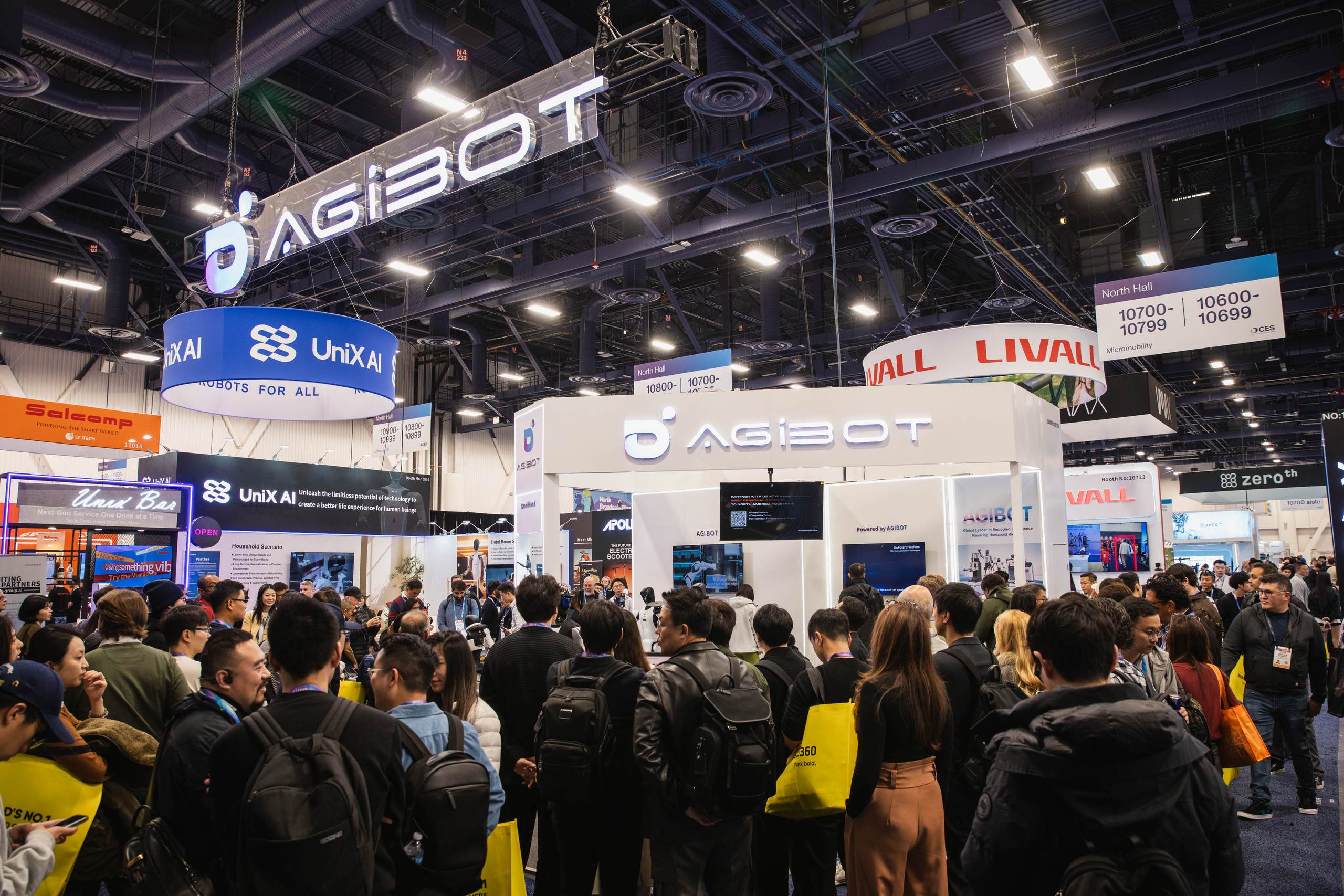 意昂亮相CES 2026，展示具身智能全栈生态